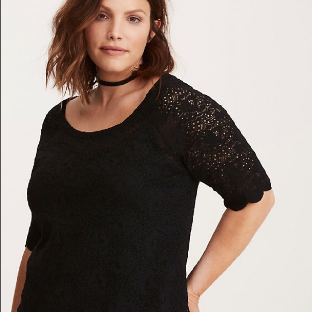 Torrid Stretch Lace Raglan Tee size 0